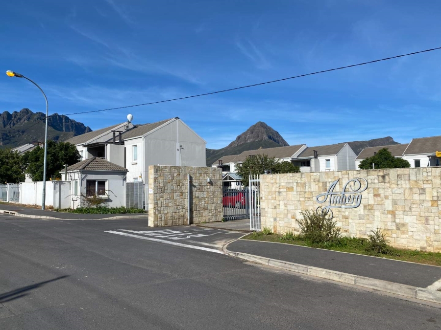 2 Bedroom Property for Sale in Klein Drakenstein Western Cape